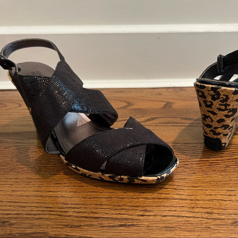 Kenneth Cole Reaction size 9 wedges